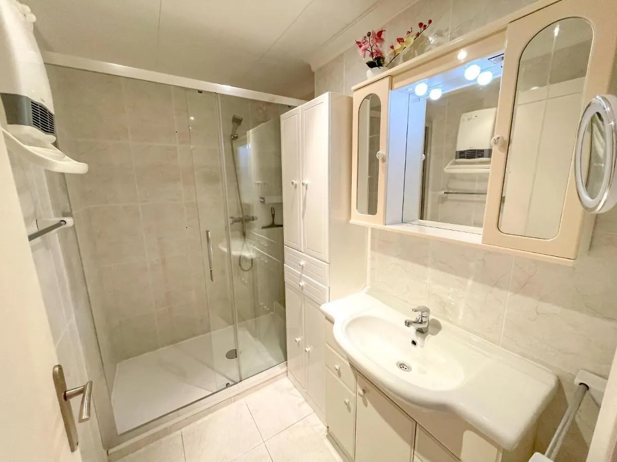 Paraiso D3 Roses Apartment